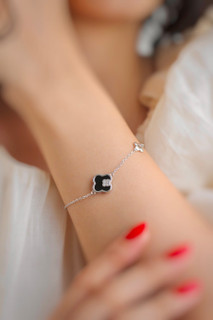 دستبند نقره زنانه ونکلیف کد M1-B0۱6